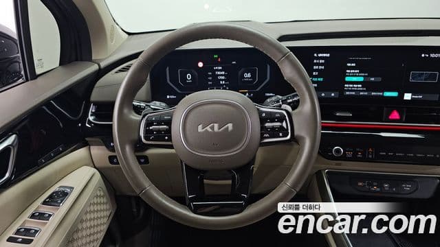 Kia Carnival 2024 — ფოტო 13/20