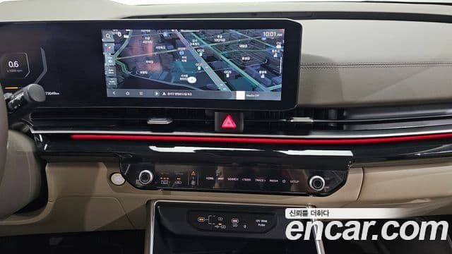 Kia Carnival 2024 — фото 14 из 20