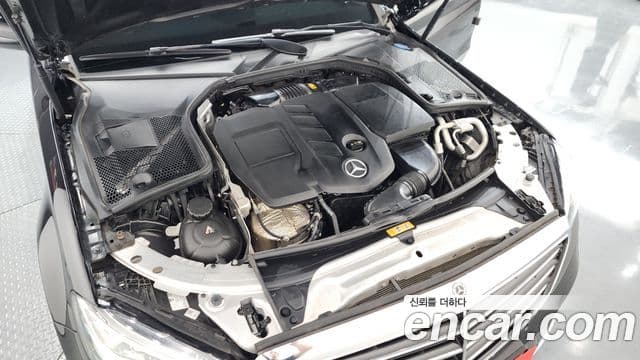 Mercedes-Benz C-Class 2019 — Şəkil 6/20