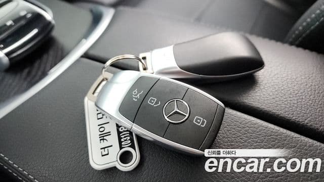 Mercedes-Benz C-Class 2019 — Şəkil 15/20
