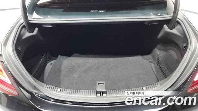 Mercedes-Benz C-Class 2019 — Şəkil 19/20