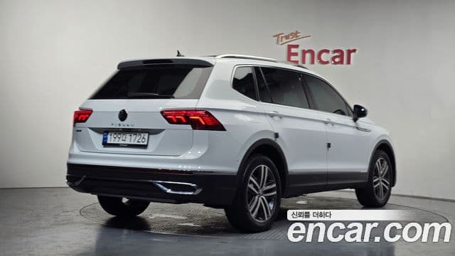 Volkswagen Tiguan Allspace 2023 — ფოტო 2/20
