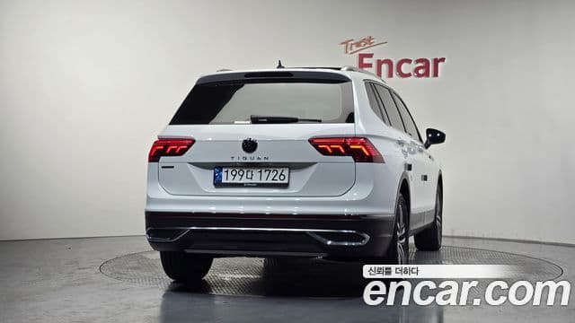 Volkswagen Tiguan Allspace 2023 — ფოტო 4/20