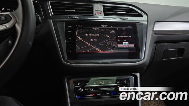Volkswagen Tiguan Allspace 2023 — ფოტო 13/20