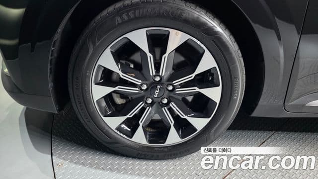 Kia Carnival 2021 — фото 5 из 20