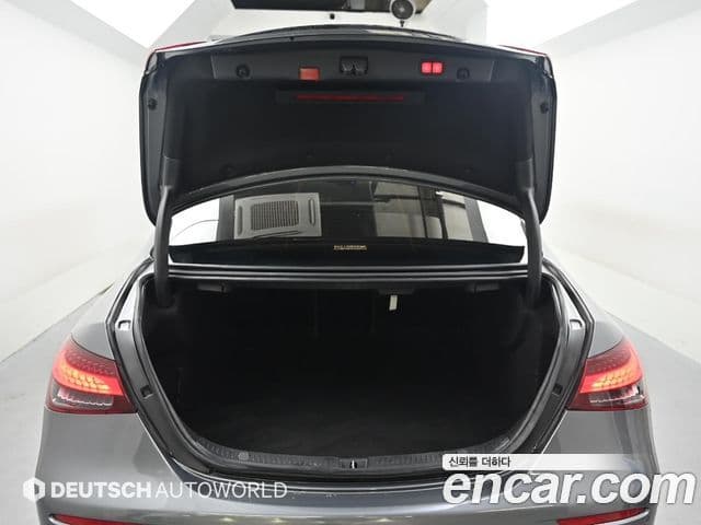 Mercedes-Benz E-Class 2022 — Şəkil 18/20