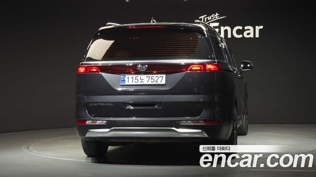 Kia Carnival 2021 — Фото 4/20