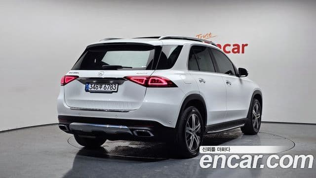 Mercedes-Benz GLE-Class 2020 — фото 2 из 20