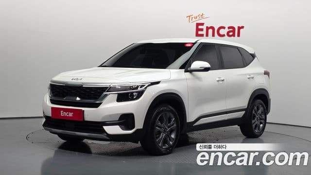 Kia Seltos 2022 — ფოტო 1/20