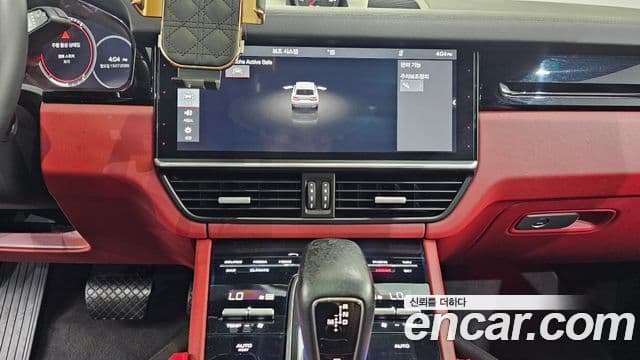 Porsche Cayenne 2019 — ფოტო 13/20