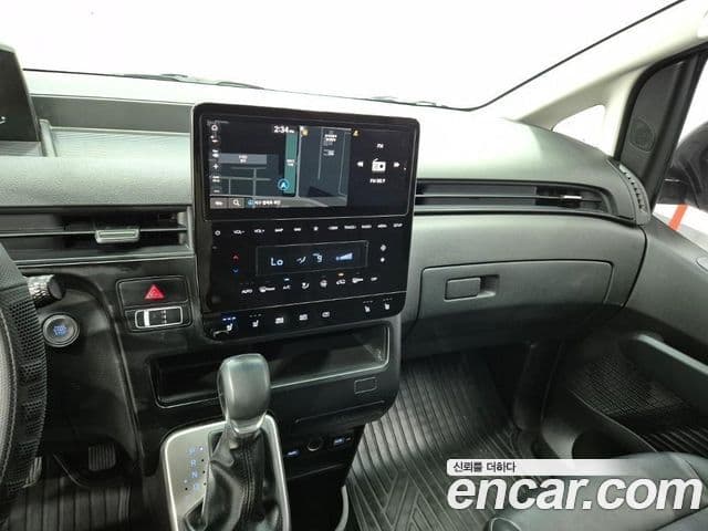 Hyundai Staria 2023 — фото 11 из 19