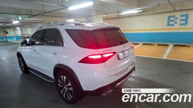 Mercedes-Benz GLE-Class 2026 — Фото 10/20