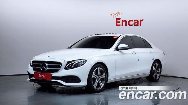 Mercedes-Benz E-Class 2019 — Фото 1/20