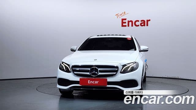 Mercedes-Benz E-Class 2019 — Фото 3/20