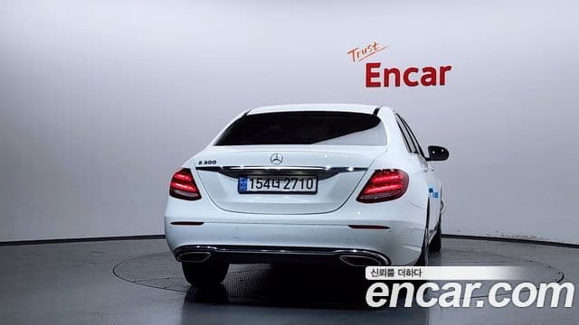 Mercedes-Benz E-Class 2019 — Фото 4/20