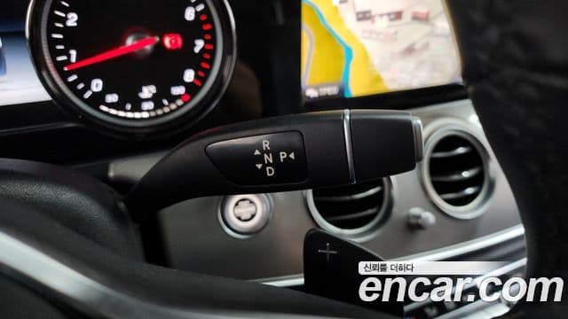 Mercedes-Benz E-Class 2019 — Фото 9/20