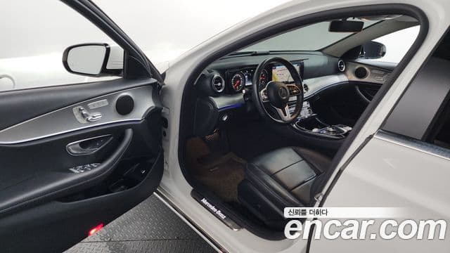 Mercedes-Benz E-Class 2019 — Фото 10/20