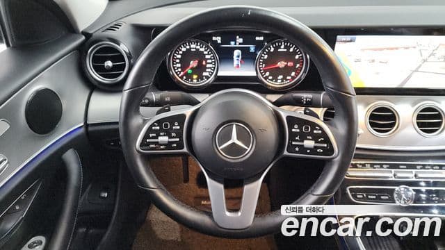 Mercedes-Benz E-Class 2019 — Фото 14/20