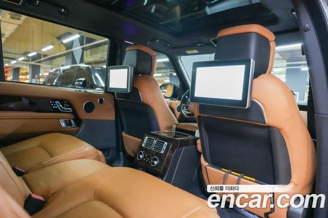 Land Rover Range Rover 2018 — Фото 11/20