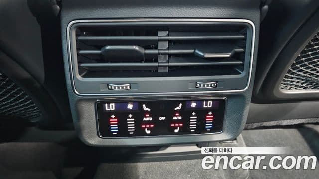 Audi Q7 2021 — Şəkil 17/20