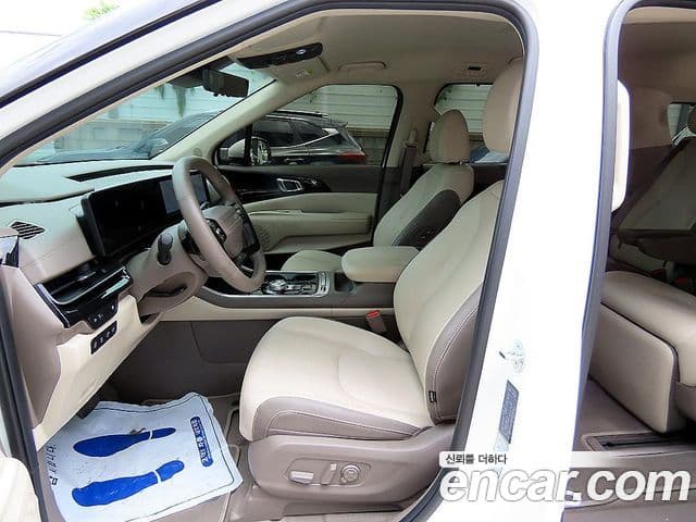 Kia Carnival 2025 — фото 9 из 20