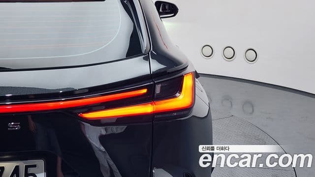 Lexus NX350h 2025 — Şəkil 8/36