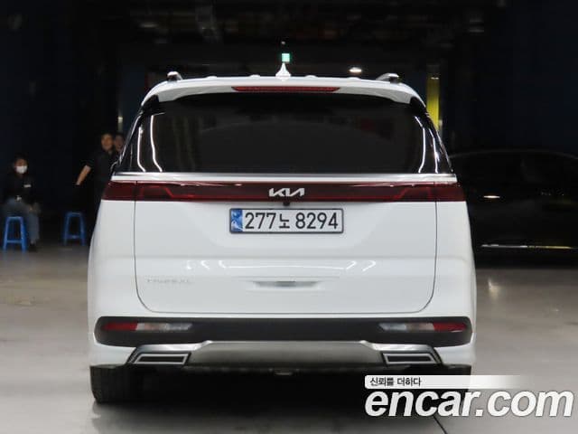 Kia Carnival 2022 — ფოტო 4/20