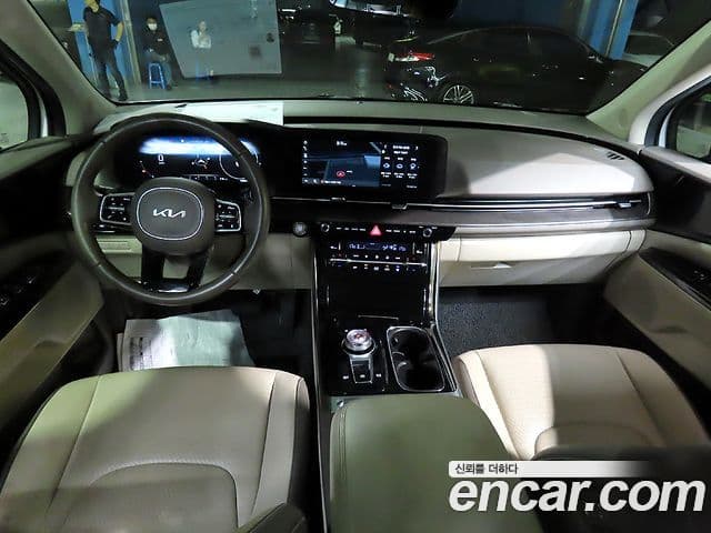Kia Carnival 2022 — ფოტო 7/20