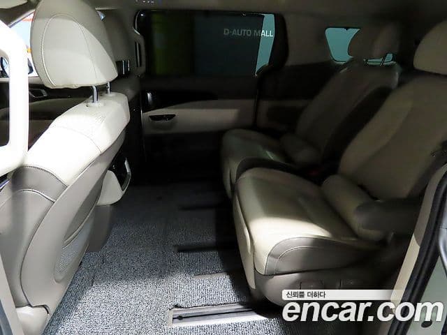 Kia Carnival 2022 — ფოტო 12/20