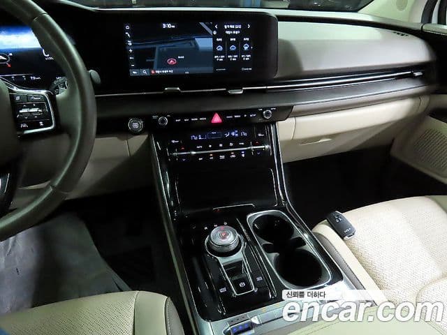 Kia Carnival 2022 — ფოტო 17/20