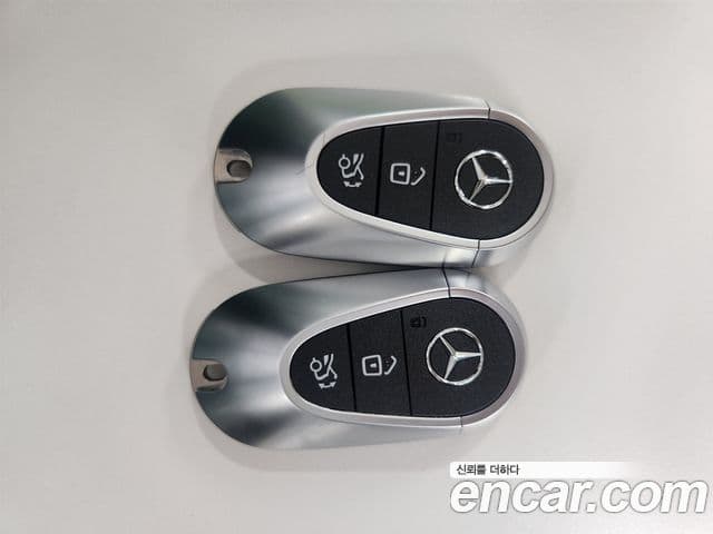 Mercedes-Benz E-Class 2025 — ფოტო 15/20