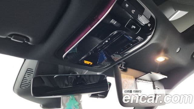 Mercedes-Benz E-Class 2025 — Photo 1/36