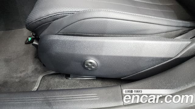Mercedes-Benz E-Class 2025 — Photo 3/36