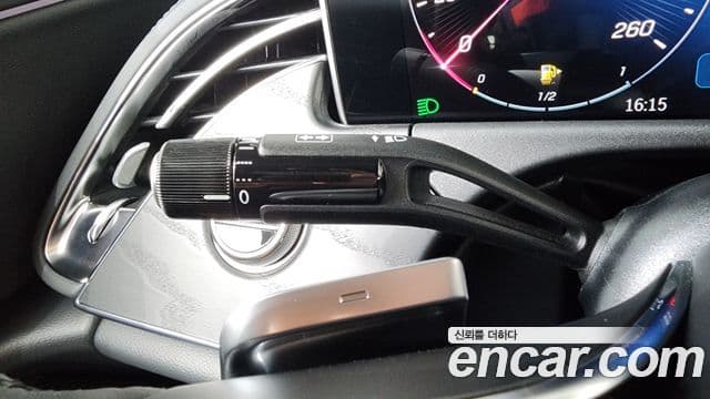Mercedes-Benz E-Class 2025 — Photo 33/36