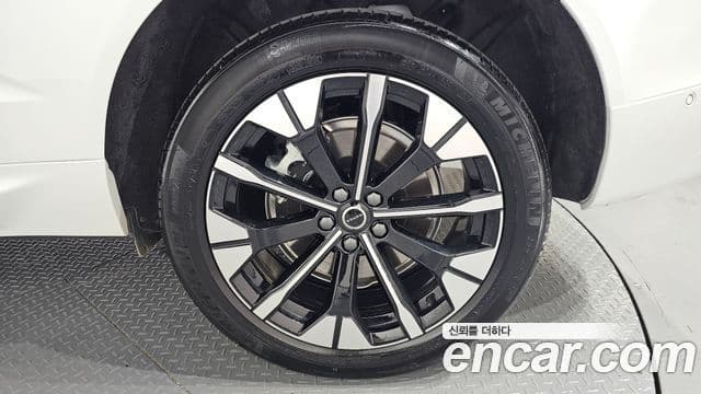 Volvo XC60 2026 — ფოტო 27/35