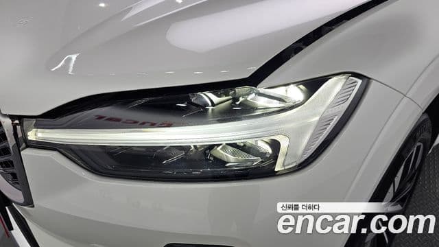 Volvo XC60 2026 — ფოტო 8/35
