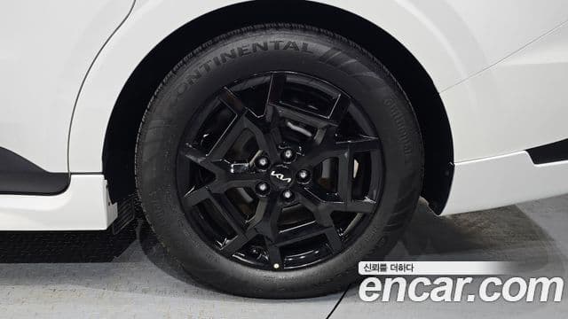 Kia Carnival 2025 — Photo 34/48