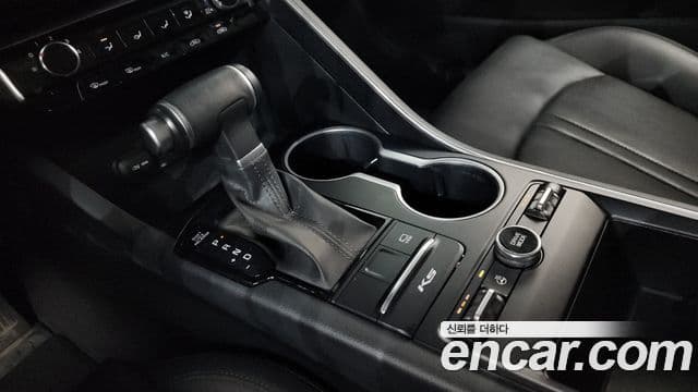 Kia K5 2021 — ფოტო 9/20
