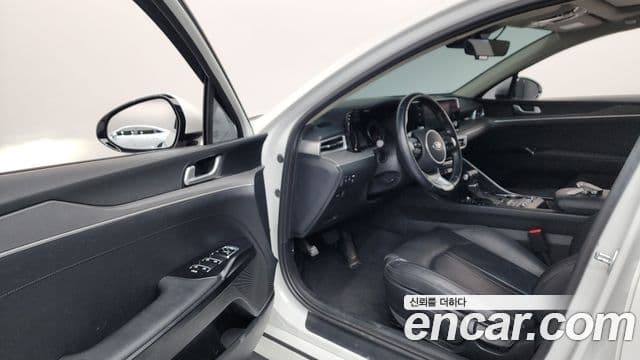Kia K5 2021 — ფოტო 10/20