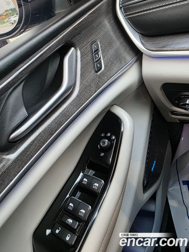 Jeep Grand Cherokee 2021 — Şəkil 8/20