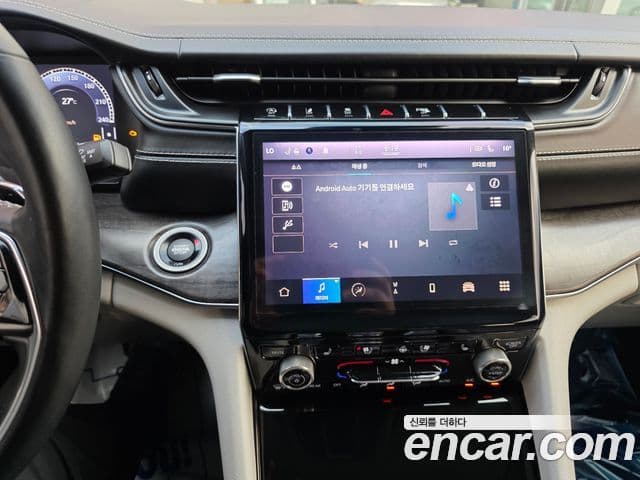 Jeep Grand Cherokee 2021 — Şəkil 14/20