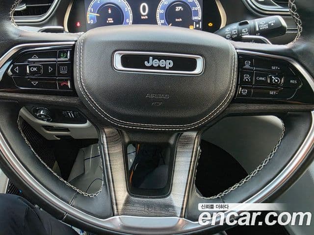 Jeep Grand Cherokee 2021 — Şəkil 17/20