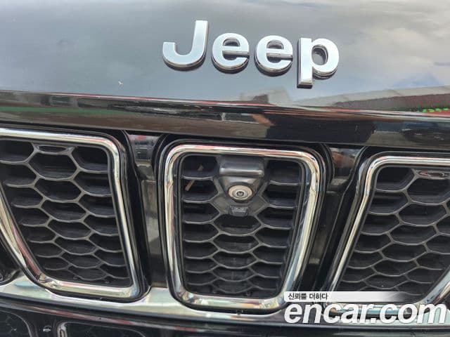 Jeep Grand Cherokee 2021 — фото 18 из 20