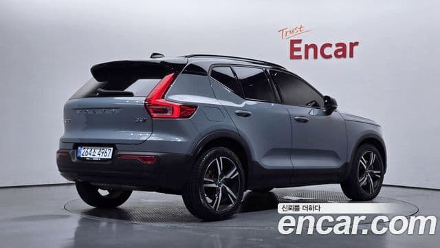 Volvo XC40 2020 — Şəkil 1/20