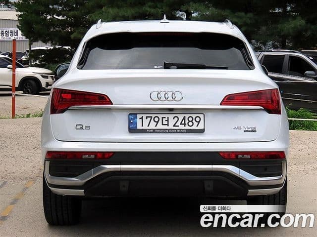 Audi Q5 2023 — Фото 3/20