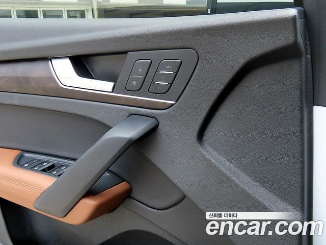 Audi Q5 2023 — Фото 12/20