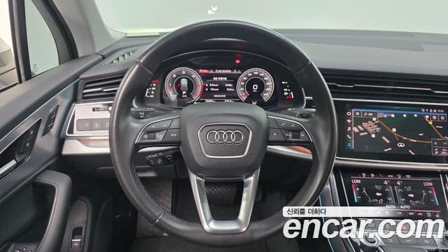 Audi Q7 2021 — фото 15 из 20