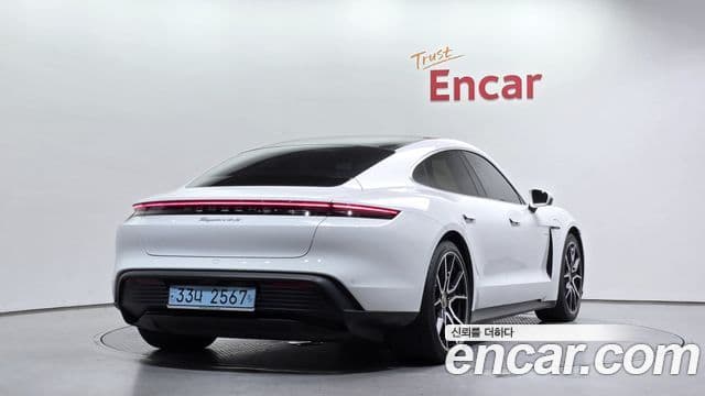 Porsche Taycan 2024 — Photo 29/37