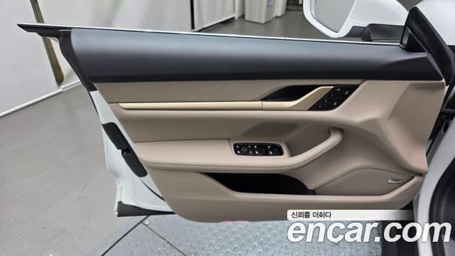 Porsche Taycan 2024 — Photo 35/37