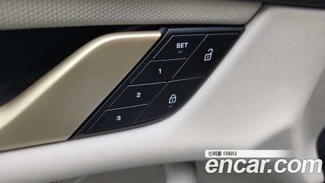 Porsche Taycan 2024 — Photo 17/37